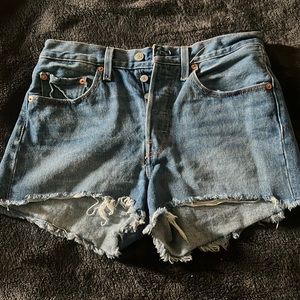 501 light wash Levi Jean shorts